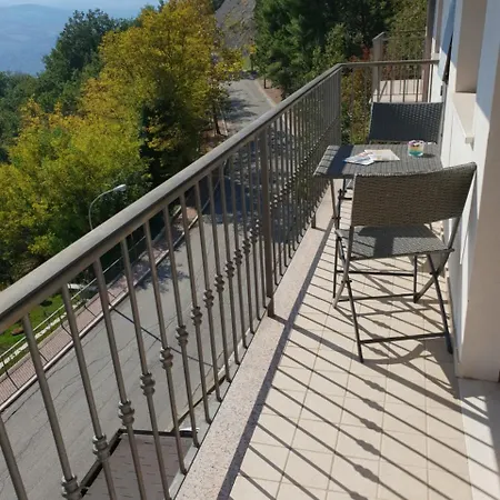 Casa-albergo Tiroasegno Hotel Lama dei Peligni