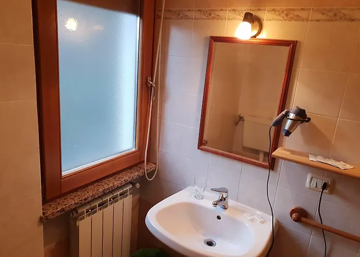 Casa-albergo Tiroasegno فندق