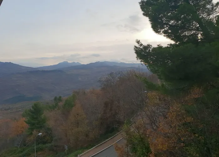 Casa-albergo Tiroasegno 호텔 Lama dei Peligni