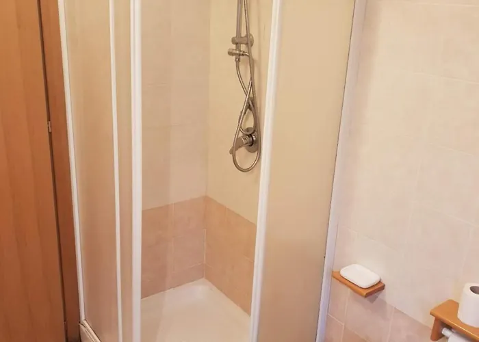 Casa-albergo Tiroasegno فندق *